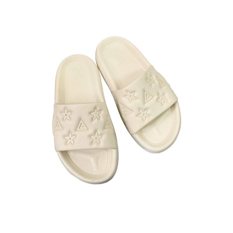 luxury Slippers PVC Couple Slippers 2026 New Unisex Outdoor Indoor Flip Flops Macaron Colors Embossed Trendy