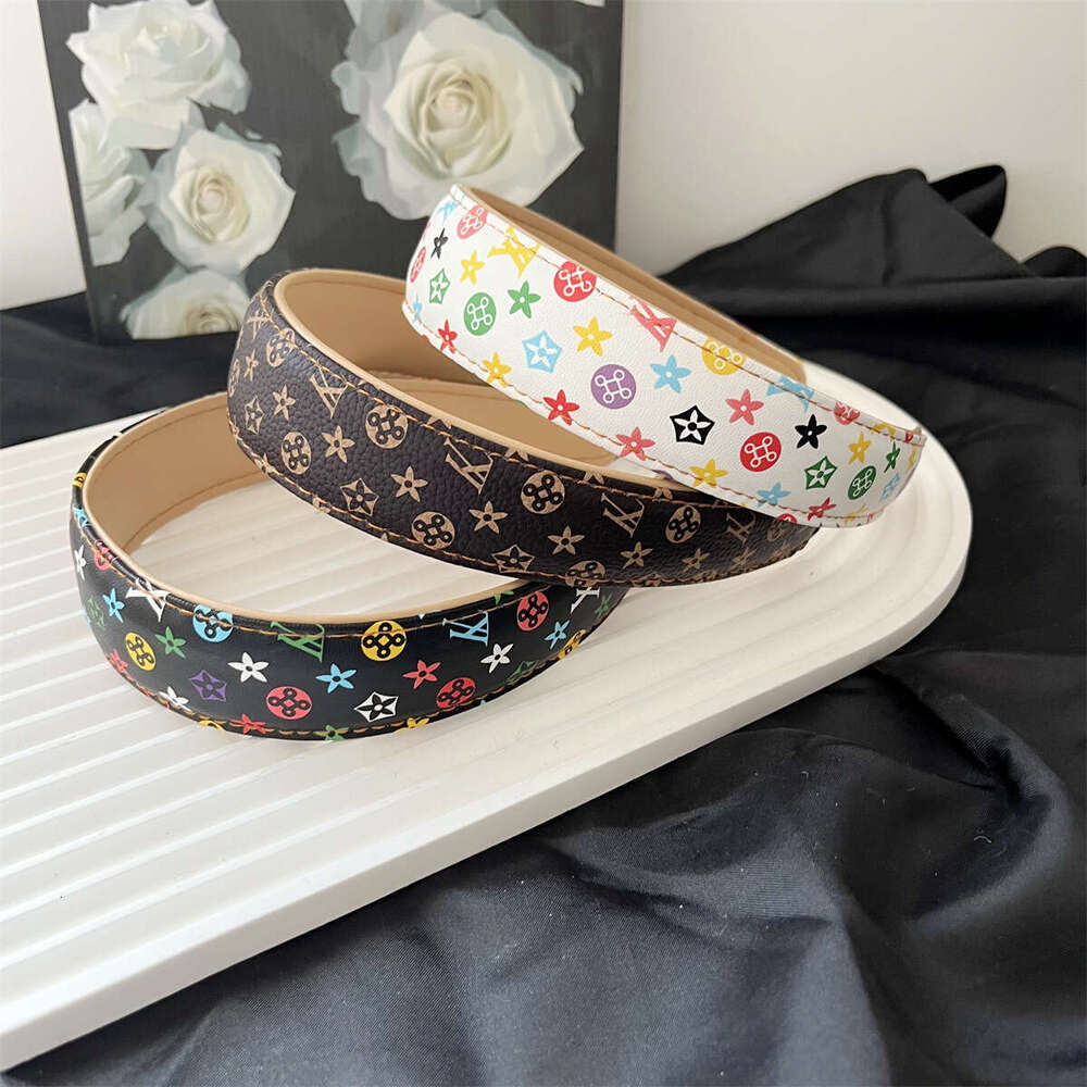New Style Elegant Colorful Simple Fashion Versatile Leather Wide Headband Vintage Letter Clip Hair Accessory for Women