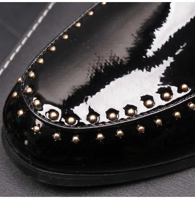 Luxury Men Casual Shoes Patent Leather Pointed Toe Embroider Crown Business Leisure Black Wedding Dress Shoes Man Shoes for Men Z251227