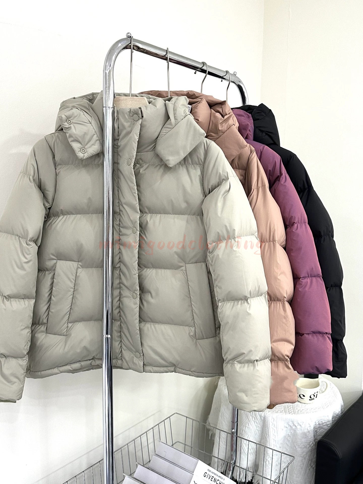 Women's Designer Winter Down Jacket puffer Snow-Ready Cropped Slim-Fit Down Coat Outdoor Windproof Short Down Jacket luluity Thickened Warmth