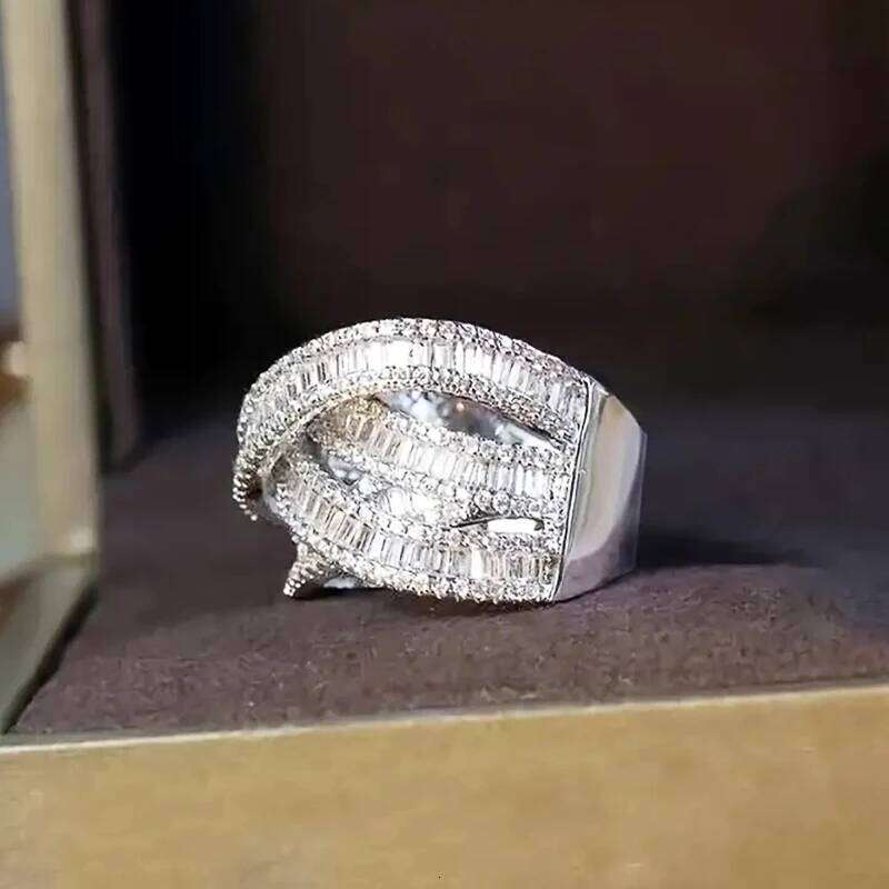 Huitan Luxury Cross Shaped Finger Rings for Women Bling Cubic Zircon Silver Color Female Accessory Wedding Trendy Jewelry