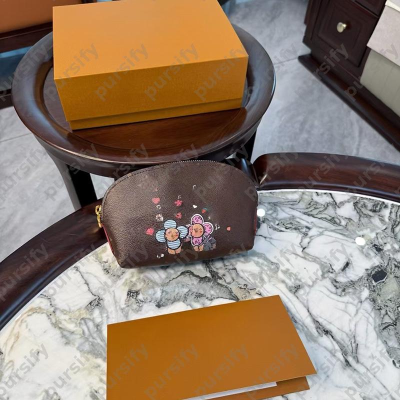 Casual Make Up Toiletry Bags Designer Pouch Classic letter Womens Shell Makeup Bag Fashion Mens Large Capacity Handbag Luxury Print Purse With Box CSD2512154