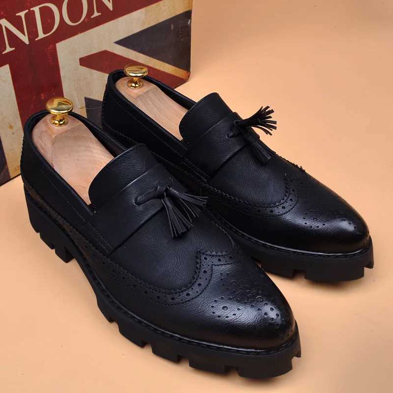 men casual business wedding formal dress shoes slip-on platform tassels shoe black trendy carved brogue loafers leather footwear Z251227