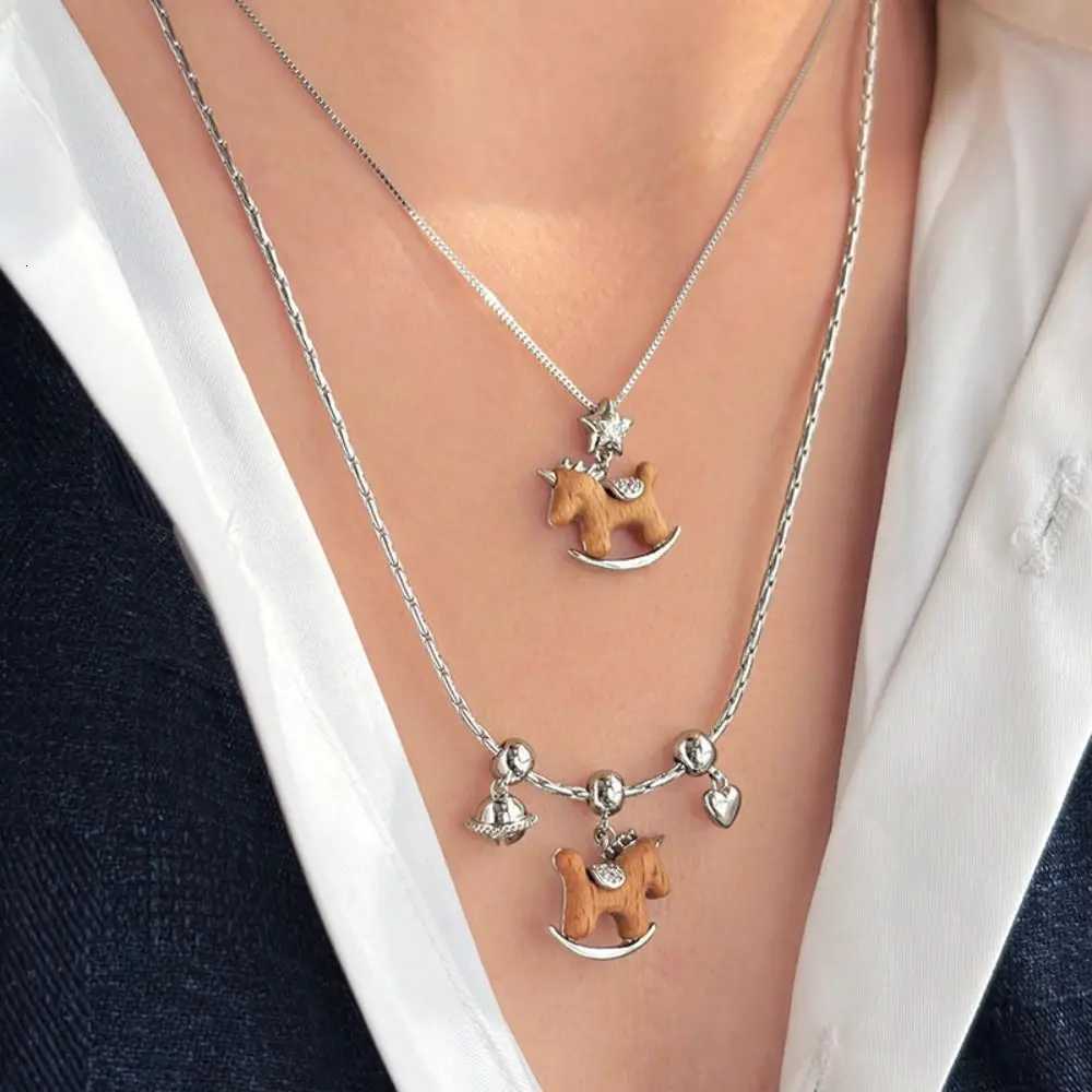 luxury Fashionable Adjustable Horse Necklaces Colorful Exquisite Horse Pendant Necklace Sweater Chain Accessories M251227