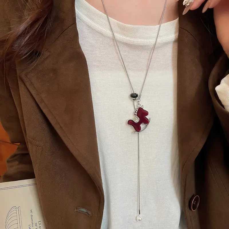 luxury Fashion Simple Flocking Zircon Pony Pendant Necklace Versatile Metal Sweater Chain Pendant Necklace Jewelry Accessories Gifts M251227