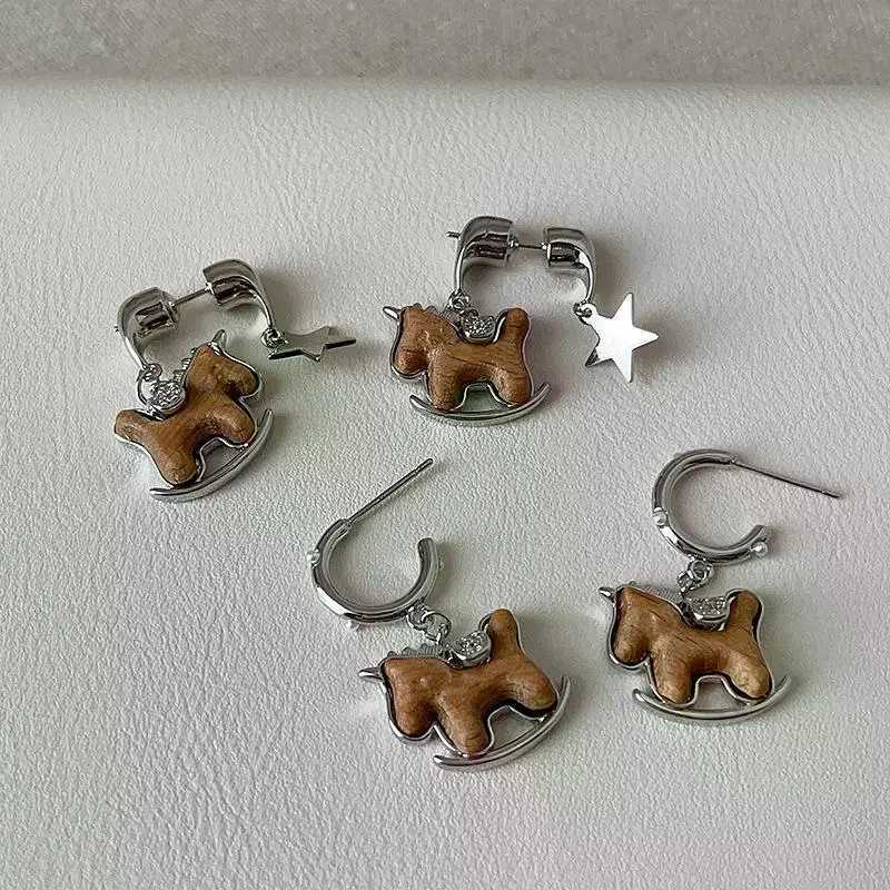 luxury Simple Fashionable Horse Collarbone Chain Necklace Earrings For Womens Creative Sweater Chain Jewelry Accessories Gifts M251227