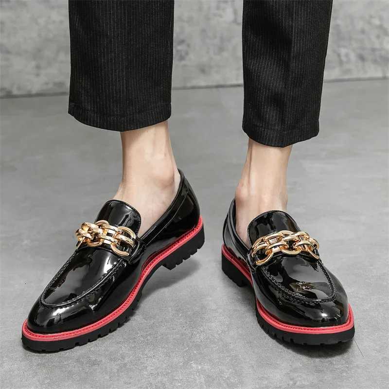 British Style Mens Loafers Black Red Patchwork Small Leather Shoes Business Casual Dresses Party Loafers Soft Soled Flat Shoes Z251227