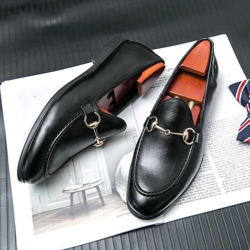 Mens Casual Shoes Genuine Leather Mens Classic Retro Buckle Loafers Men Comfortable Outdoor Driving Flats Z251227
