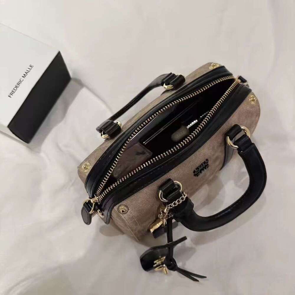 Nanfeng Chio2nd Half-Ripe Mocha Pillow Women's 2025 New Handheld Small Tote Single Shoulder Crossbody Bag