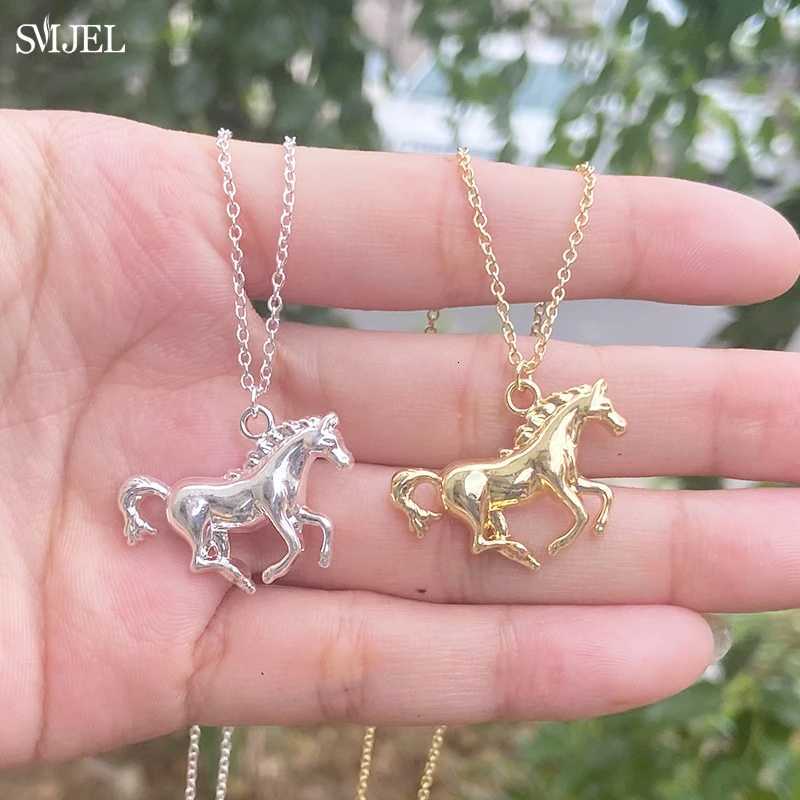 luxury Metal Running Horse Necklaces for Women Men Trend Vintage Animal Unicorn Horse Shoe Pendant Necklace Accessories Birthday Gifts M251227