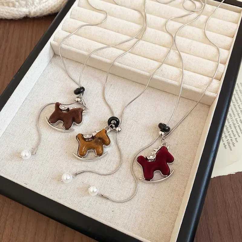 luxury Fashion Simple Flocking Zircon Pony Pendant Necklace Versatile Metal Sweater Chain Pendant Necklace Jewelry Accessories Gifts M251227