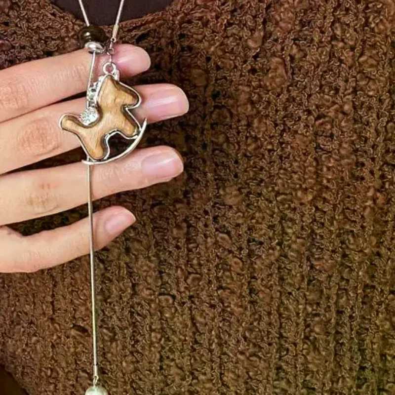 luxury Simple Fashionable Horse Collarbone Chain Necklace Earrings For Womens Creative Sweater Chain Jewelry Accessories Gifts M251227