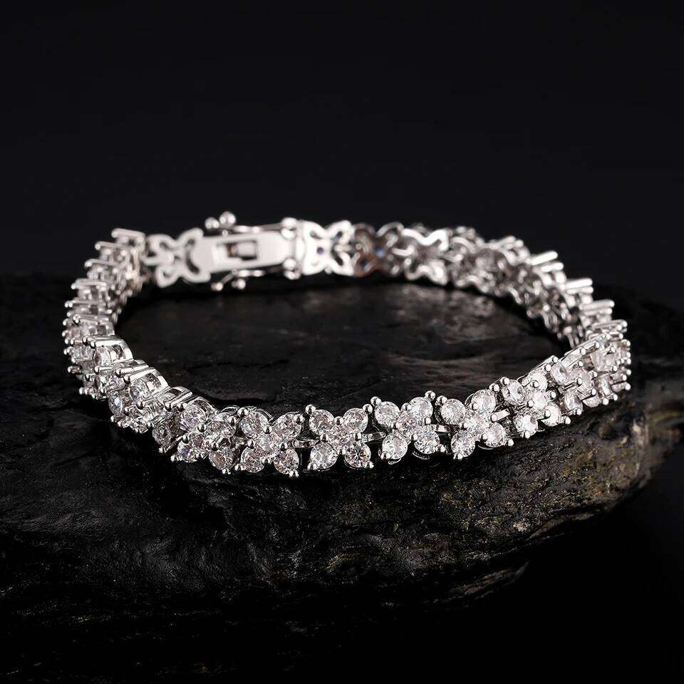 ZAKOL Luxury Buling Four-leaf Flower Shiny Zircon Tennis Bracelet for Women New Trendy Wedding Party Jewelry Accessories