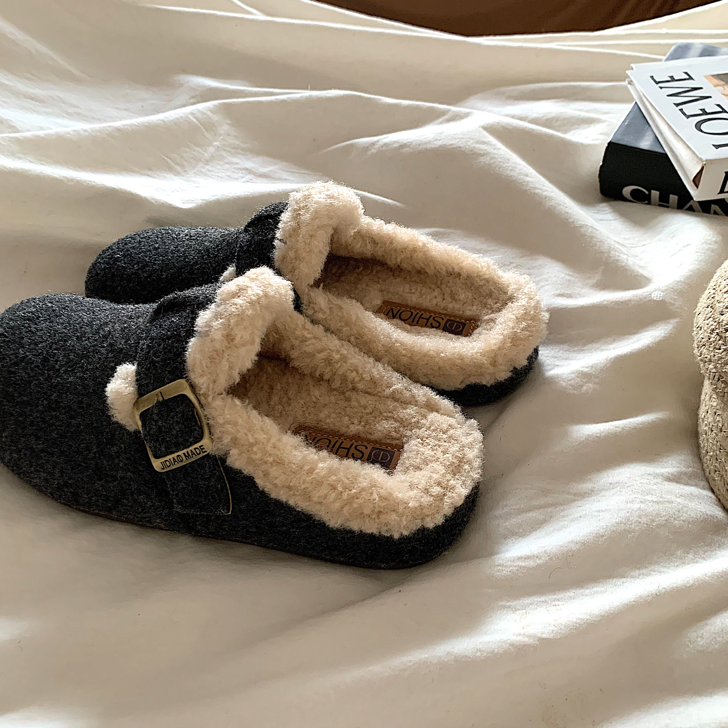 Hot Free shipping designer slippers for womens flat slippers grey brown Fashionable and versatile autumn and winter flat bottom warm cotton slippers