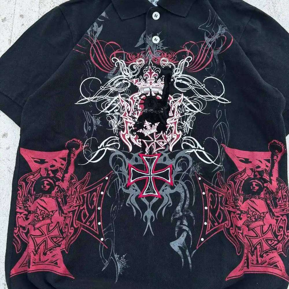 Comic Split-screen Retro Grainy Pattern Printed T-shirt Trend Street Hip-hop Y2K Black Polo Shirt Men Summer New Versatile Tops