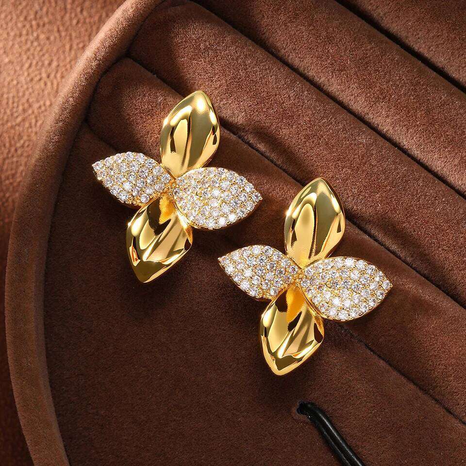 ZAKOL Brand New Smooth Metal Micro-set Zircon Leaf Stud Earrings for Women Exquisite Party Jewelry Accessories Gift