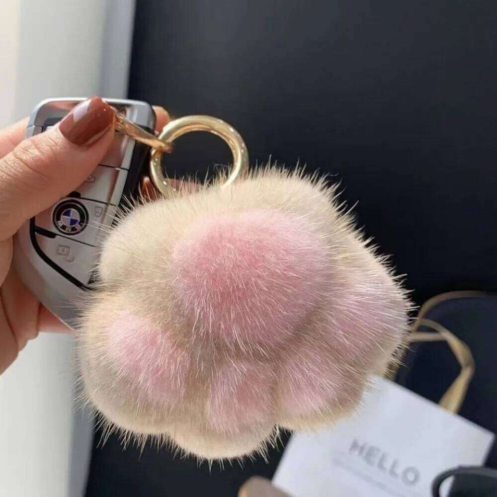 ZAKOL New Fluffy Faux Fur Cat Paw Keychain Cute Soft Plush Toy Ring Backpack Car Key Pendant Gift for Women Girls