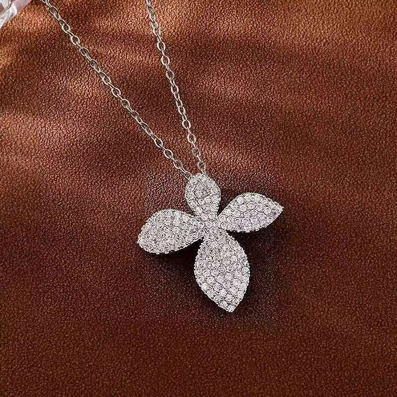 ZAKOL Creative Fashion Micropaved Zirconia Leaf Pendant Necklace Women's Exquisite Light Luxury Party Jewelry Gift