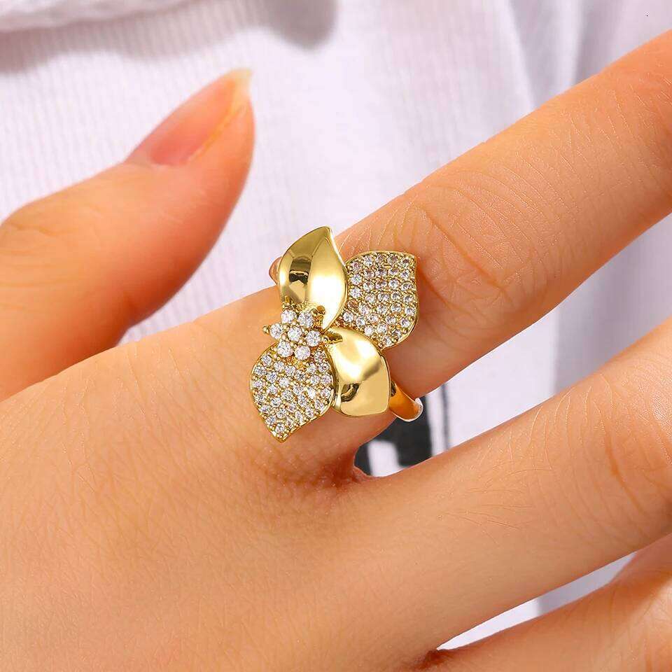 ZAKOL Brand Niche Design Crystal Zircon Leaves Flower Petals Open Rings for Women Exquisite Engagement Party Jewelry