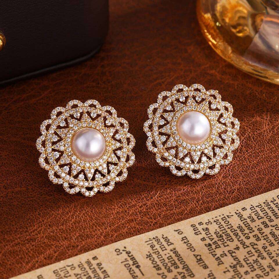 ZAKOL Luxury Classic Clear Cubic Zircon Round Flower Imitation Pearl Stud Earring Retro Palace Style Party Accessories for Women
