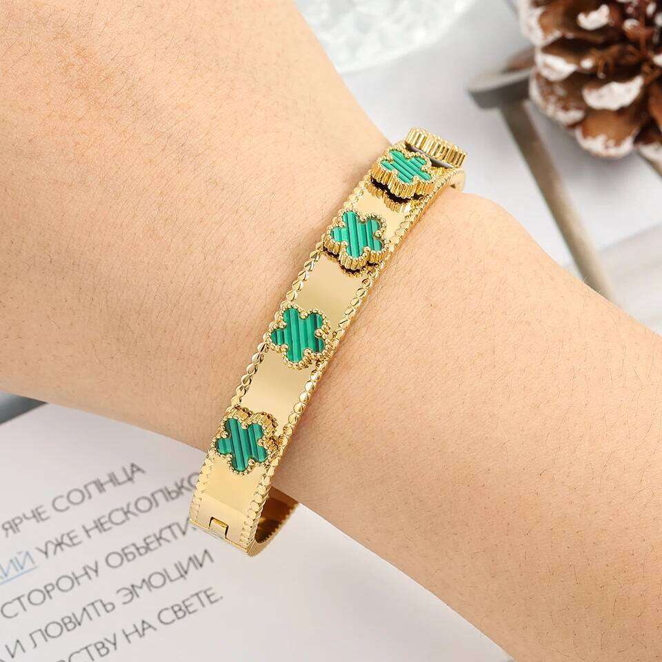 ZAKOL Trendy Lucky Five Leaved Flower Stainless Steel Bangles For Women Girls Gold Color Metal Wristlet Bracelets Jewelry Gifts
