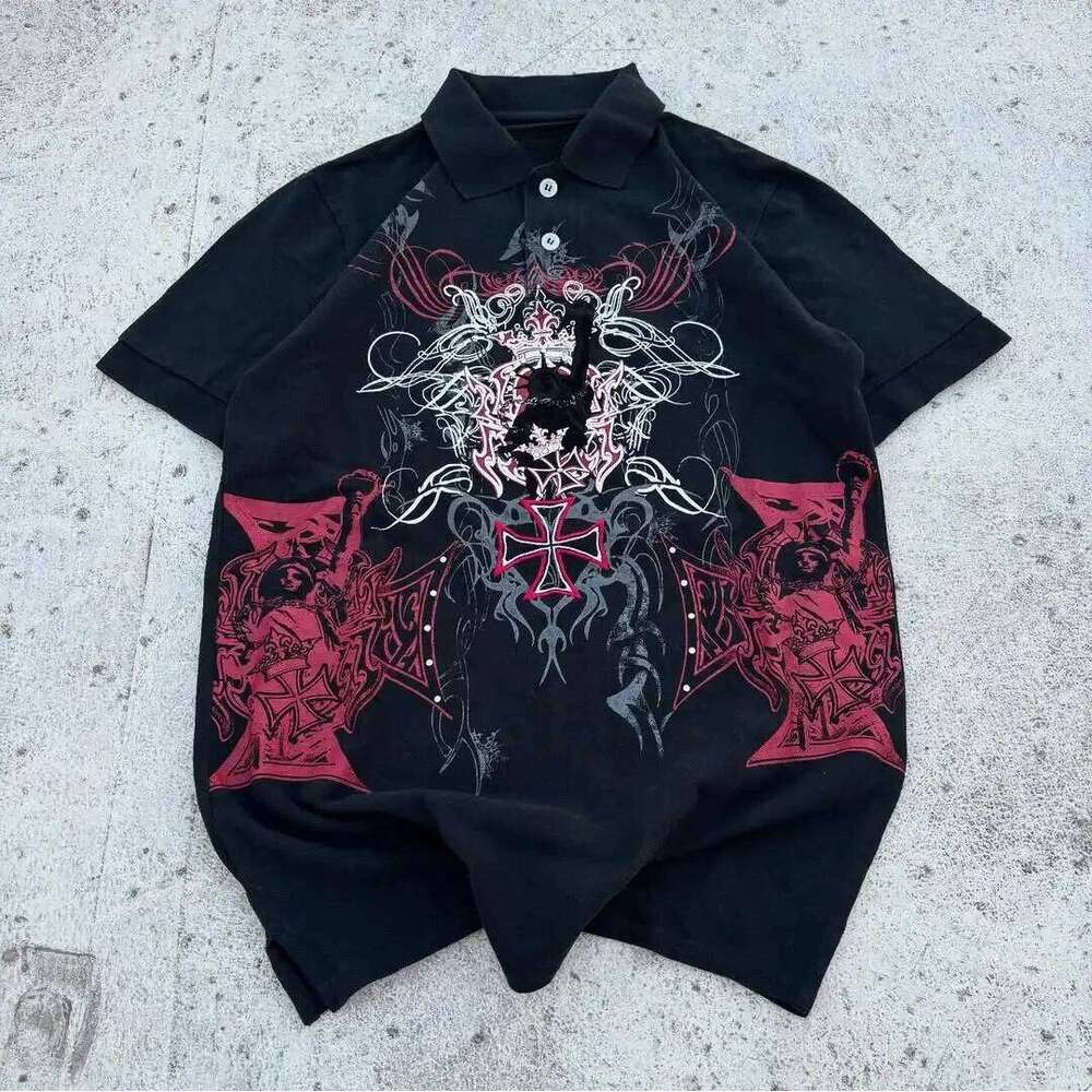 Comic Split-screen Retro Grainy Pattern Printed T-shirt Trend Street Hip-hop Y2K Black Polo Shirt Men Summer New Versatile Tops