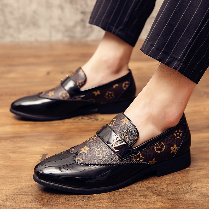 2026 summer new breathable fashion leather shoes with buckle classic printed large size formal shoes for men