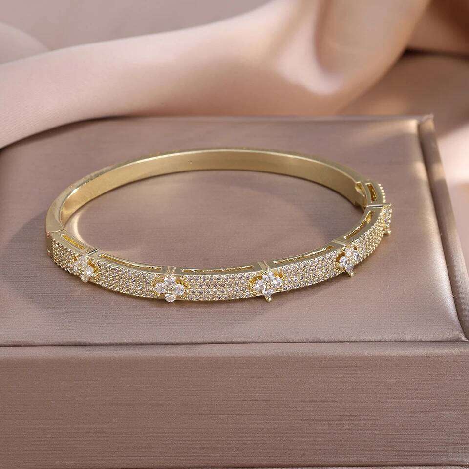 ZAKOL Copper Material Four Leaf Small Flower Zirconia Inlaid Bracelet Ring Set for Women Elegant Delicate French Wedding Jewelry
