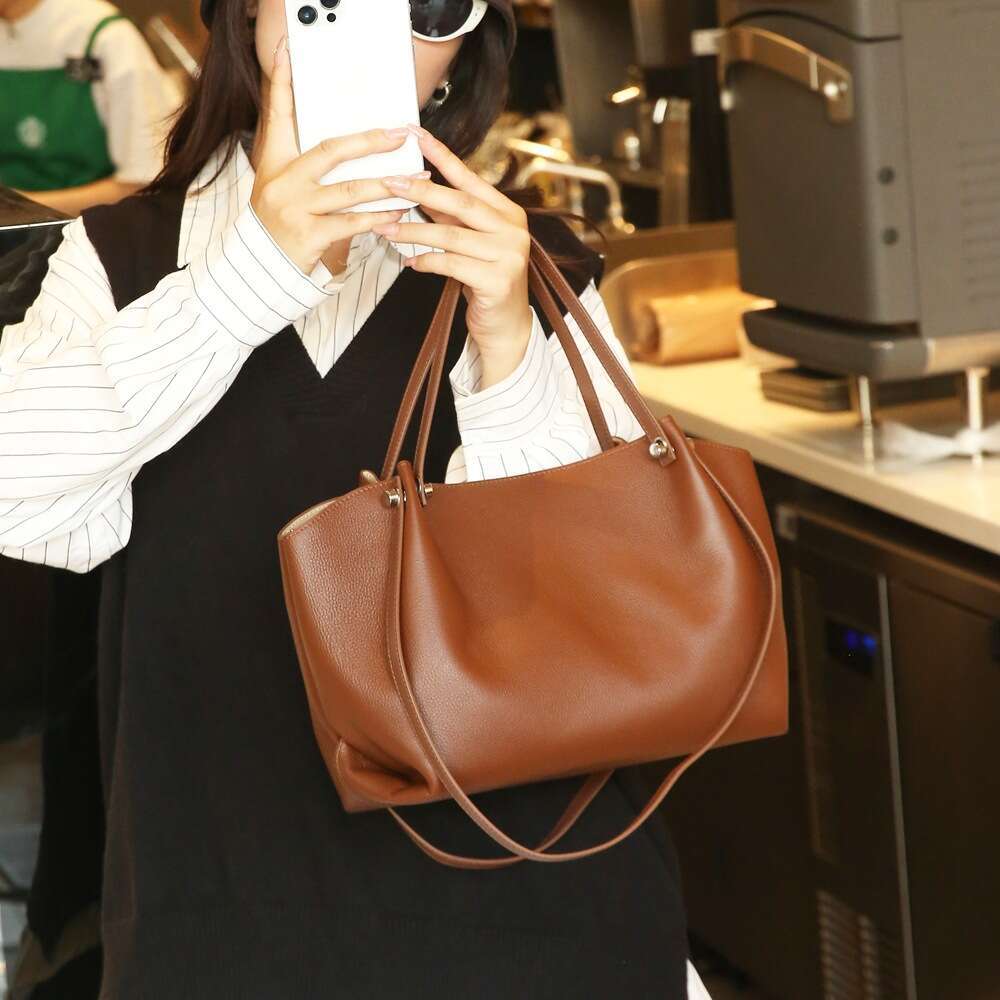 Luxury Shoulder Bags Totes Hobo Fashion For Women New Genuine Leather Tote Bag Top Layer Cowhide Natural Drop Handheld And Large Capacity S