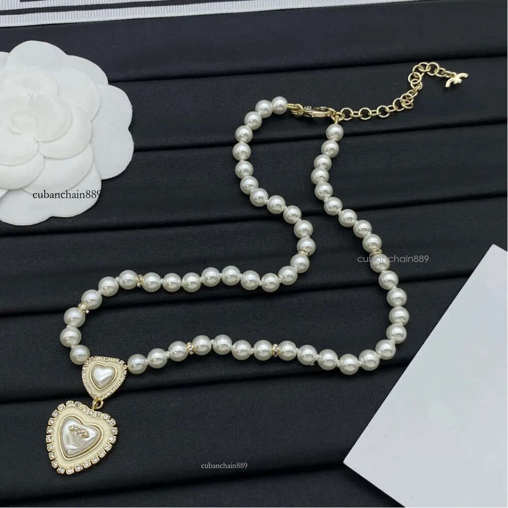 Luxury Fashion Designer Women's Pearl Pendant Necklace Jewelry Valentine's Day Christmas Gift