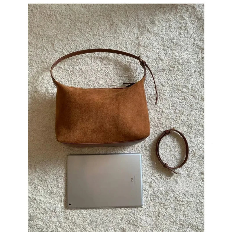Autumn and Winter Korean Retro Suede Simple Underarm Dumpling Bag Simple Commuting Suede Single Shoulder Handbag Cross 251225