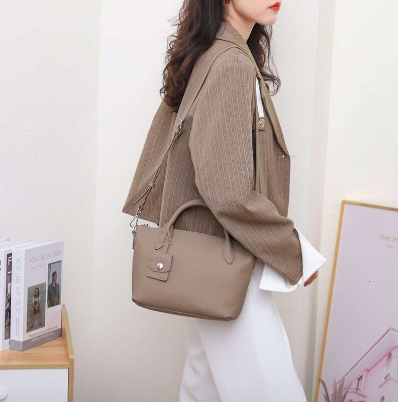 Luxury Shoulder Bags Totes Hobo Genuine Women S Top Layer Cowhide Togo Commuter Soft Leather Handbag Crossbody Large Bag Casual Versatile Practical