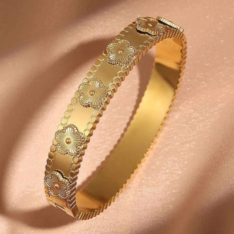 ZAKOL Trendy Lucky Five Leaved Flower Stainless Steel Bangles For Women Girls Gold Color Metal Wristlet Bracelets Jewelry Gifts