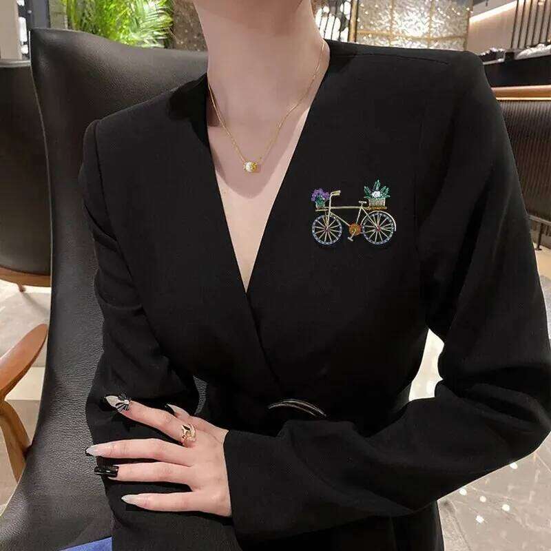 Vintage Bicycle Brooch Pin Inlaid Shiny Rhinestone For Women Ladies Daily Clothing Accessories