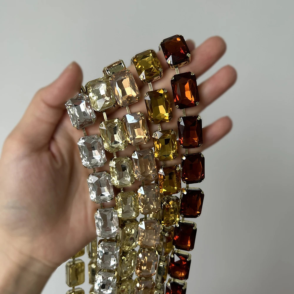Cut Colored Crystal Necklace for Women Simple Sparkling Rectangular Glass Set Fashion Necklace 251223
