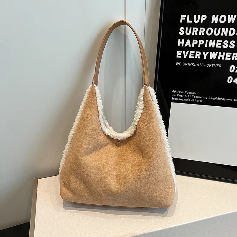 Winter large capacity suede single shoulder bag for women commuting armpit bag versatile lamb wool tote bag 251225