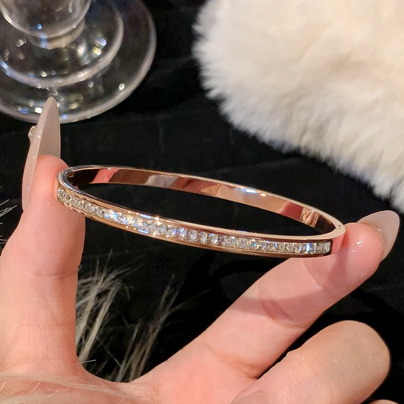 Luxury Brand Designer Jewelry Non-Fading Titanium Steel Bracelet For Women, High-End Fashion Versatile Best Friend Silver Bracelet, Shower Safe Stainl