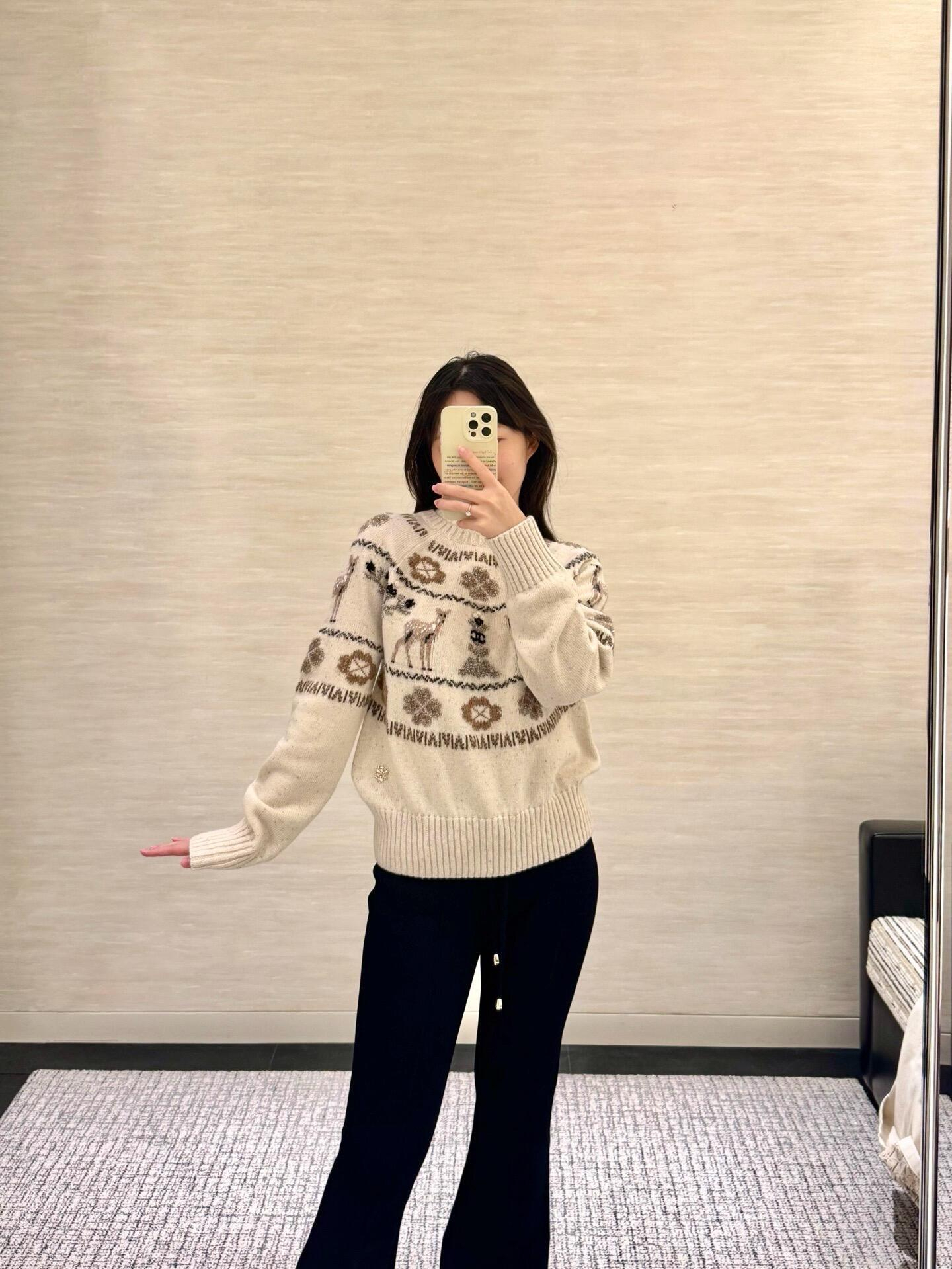 Xiaoxiangjia Ski Series Reindeer Christmas Full Atmosphere Retro Style Pullover Knitted Sweater