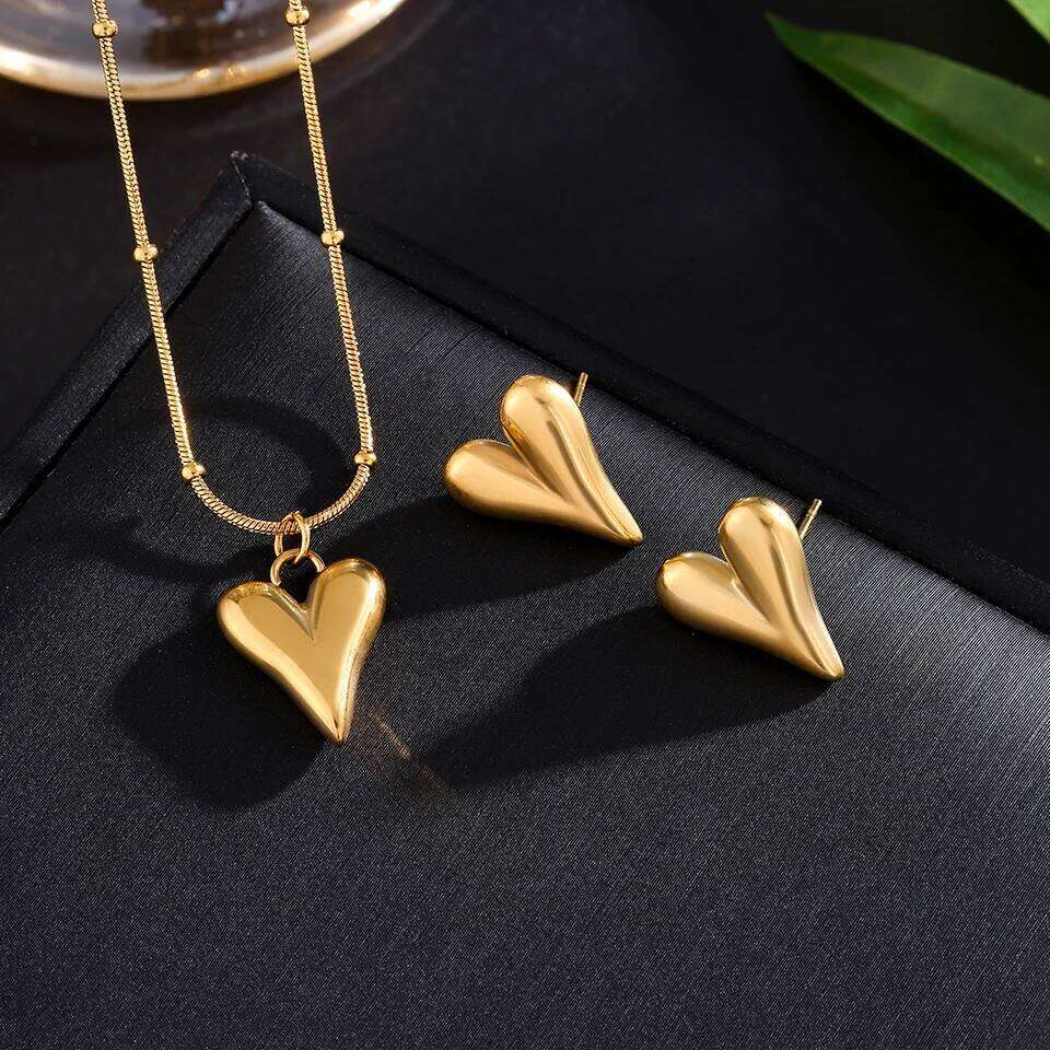 ZAKOL 2Pcs/Set French Fashion Heart Stainless Steel Earring Necklace for Women Retro Golden Holiday Jewelry Accessories Gift