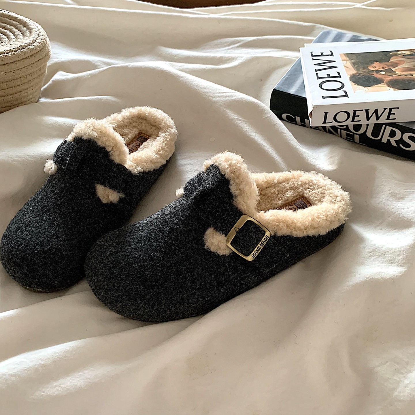 Hot Free shipping designer slippers for womens flat slippers grey brown Fashionable and versatile autumn and winter flat bottom warm cotton slippers