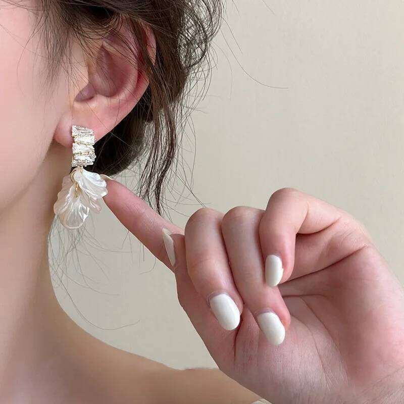 ZAKOL Korean Fashion Imitation Shell Dangle Earrings White Crystal Zirconia Flower Bridal Earring Party Accessories for Women