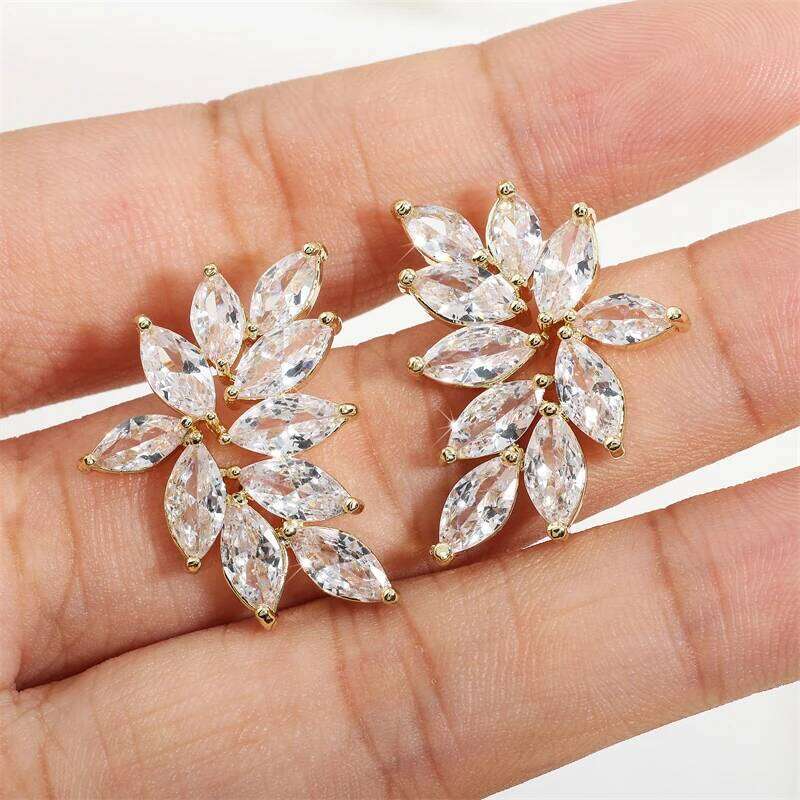 ZAKOL Fashion Sliver Color Leaf Cubic Zircon Stud Earrings for Women Shinny Crystal Flower Earring Jewelry