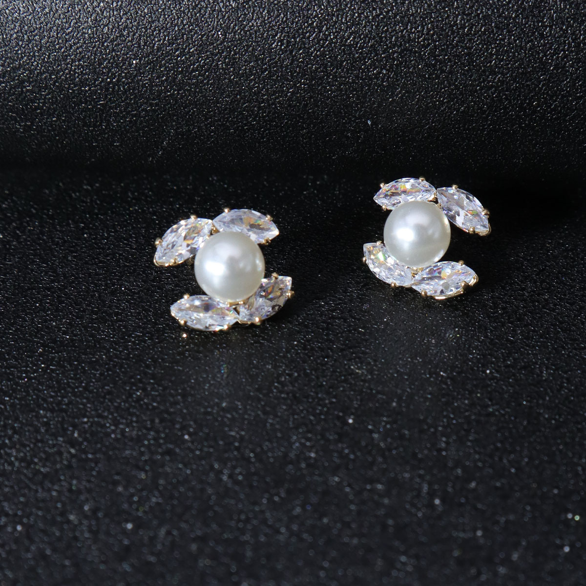 Luxury Brand Designer Jewelry New Pink Zircon Earrings Pearl Light Luxury Studs Simple Fresh Ear Piercing Drop Earrings Versatile Ear Jewelry For Wome