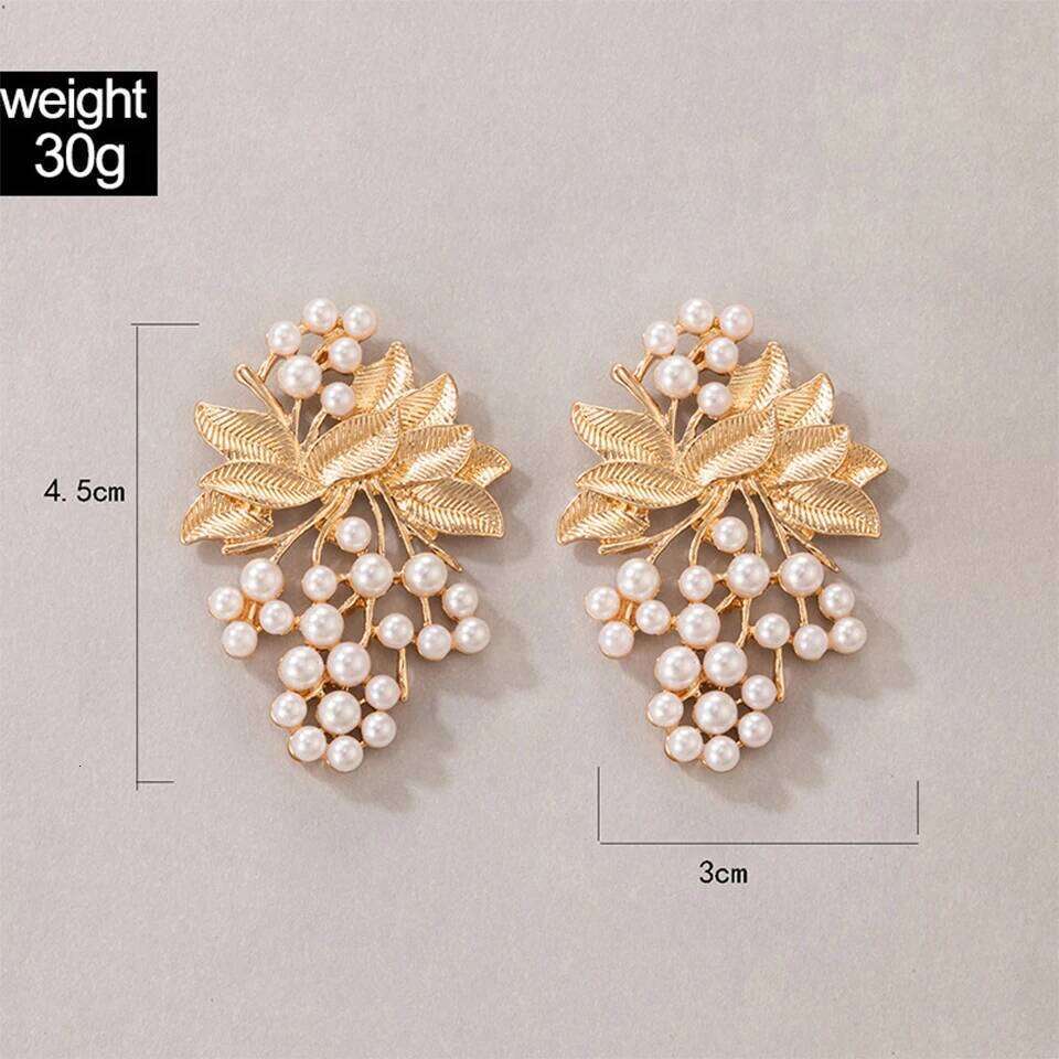 ZAKOL French Vintage Faux Pearl Tassel Grape Earrings Creative Fruit Leaf Fairy Temperament Stud Earring for Women Jewelry Gift