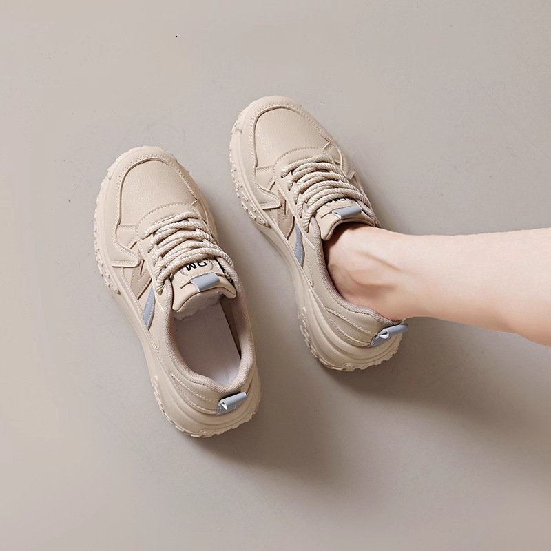 2025 Designer Fashion Genuine Leather Women's Sports Shoes Soft soled Comfortable Lightweight Casual Shoes