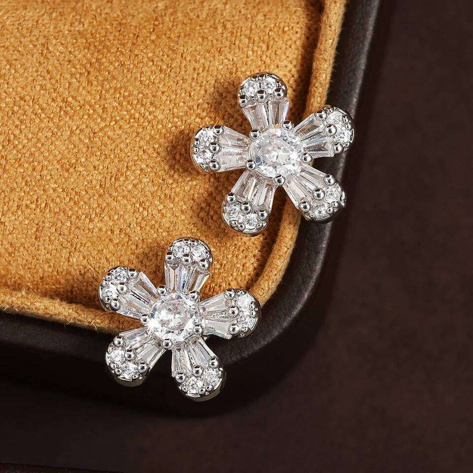 ZAKOL Brand Shiny AAA Zircon CZ Five Leaf Flower Stud Earring for Women Exquisite Engagement Birthday Jewelry Gift