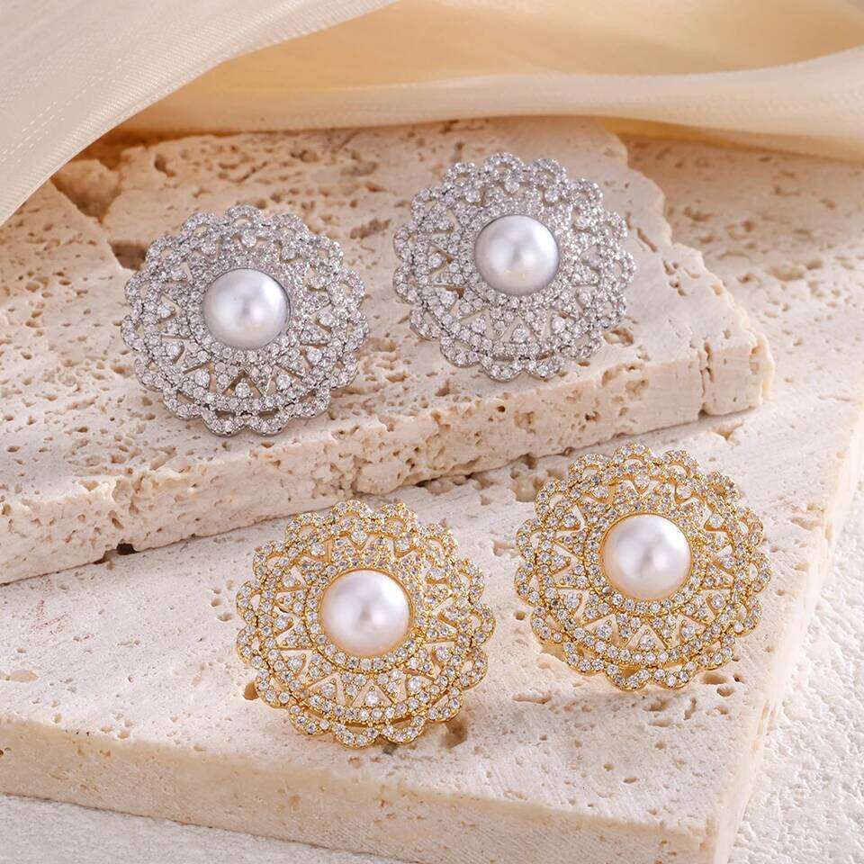 ZAKOL Luxury Classic Clear Cubic Zircon Round Flower Imitation Pearl Stud Earring Retro Palace Style Party Accessories for Women