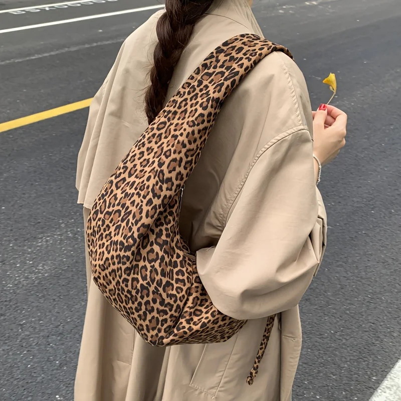 Retro Suede Leopard Print Saddle Bag for Women Trendy Autumn and Winter Fashion Underarm Bag Large Capacity Handbag 251225