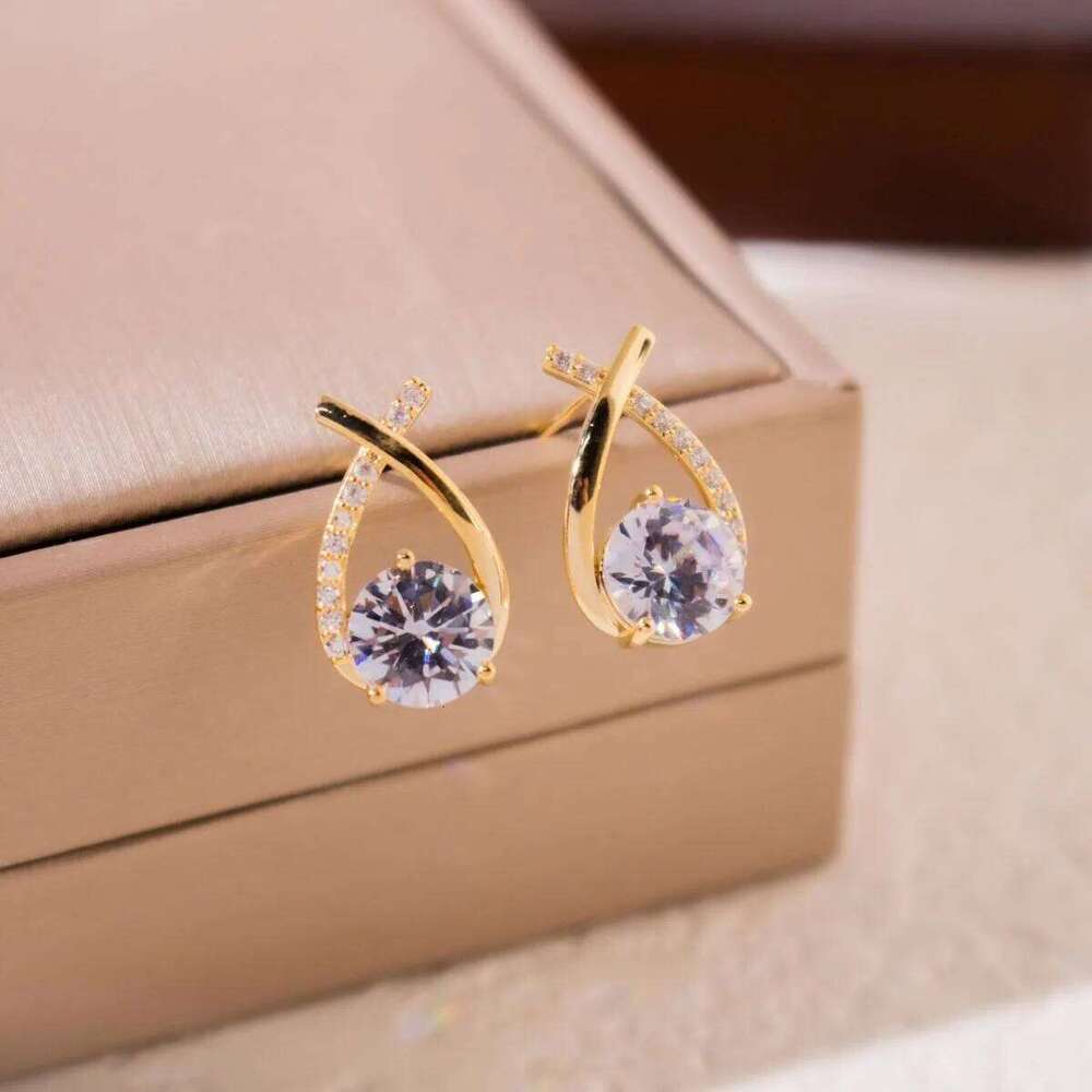 ZAKOL Korean Fashion Minimalist Zircon Cross Fish Tail Stud Earrings Elegant Daily Matching Ear Accessories Jewelry for Women