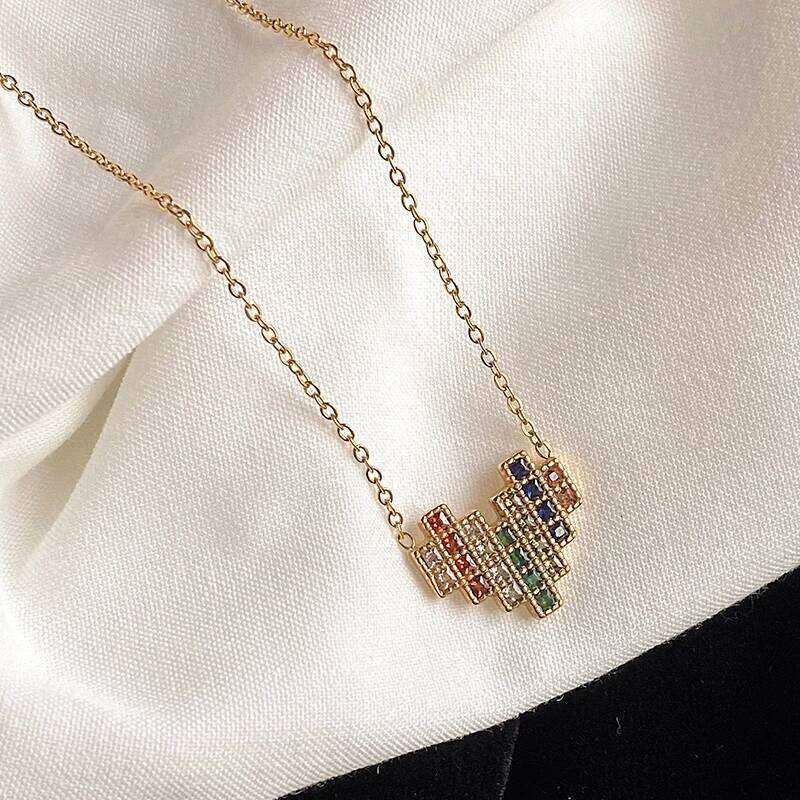 2024 New Stainless Steel Gold Color Chain Colorful Rhinestone Heart shaped Pendant Necklace Sexy Accessories for Womens Clavicle